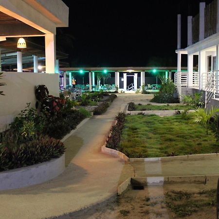 Kai Kai Beach Resort Kokrobite Bagian luar foto